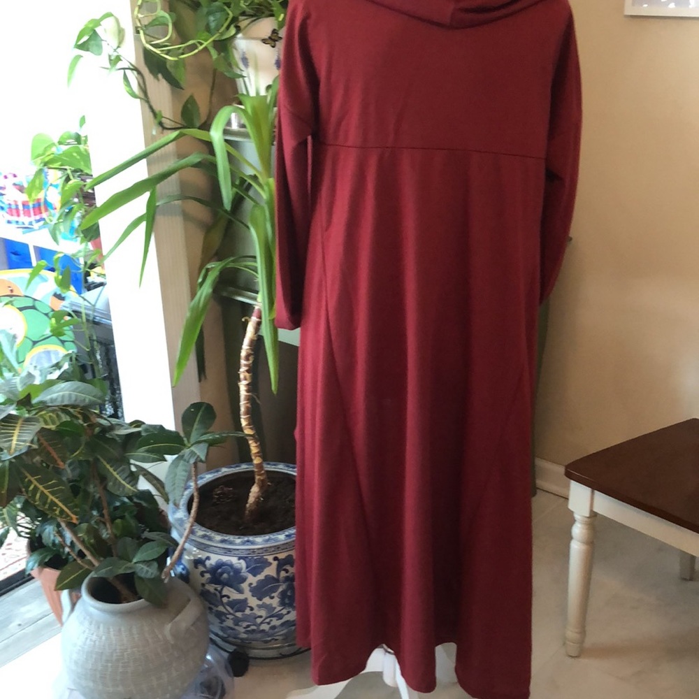 Drawstring hoodie high low hem. - Picture 8 of 11